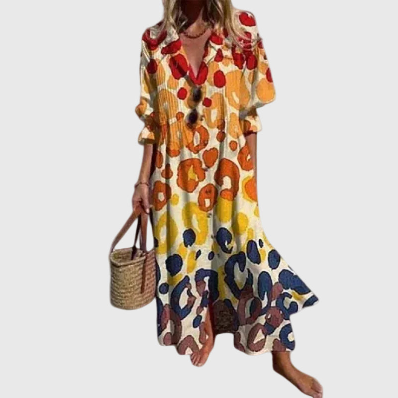 Robe maxi bohémienne élégante Zariah, portée en situation – Valloro Paris