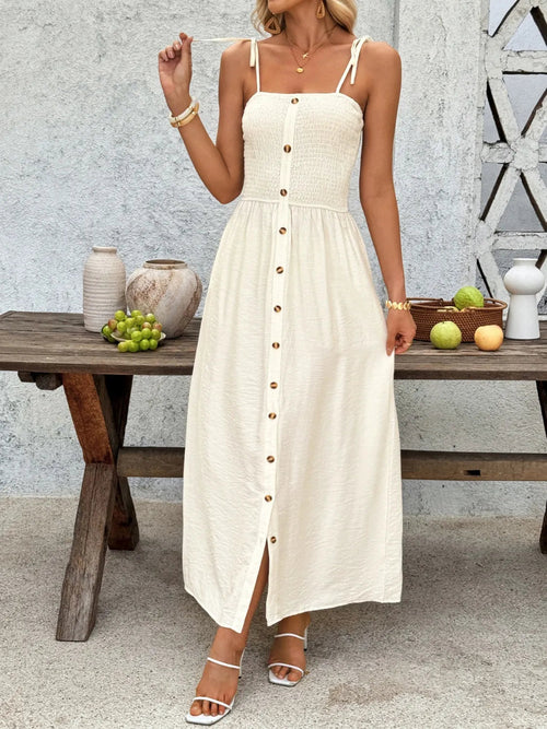 Robe smockée à bretelles nouées Honorine, vue de face – Valloro Paris