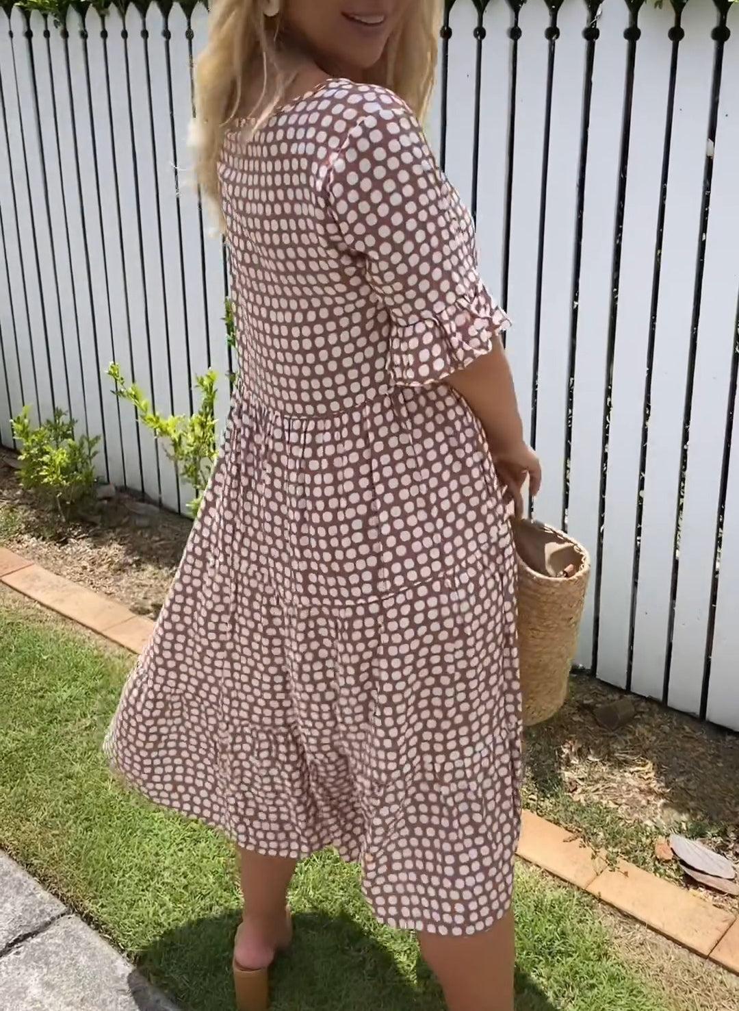 Robe midi à manches courtes Nicola, détail du tissu – Valloro Paris