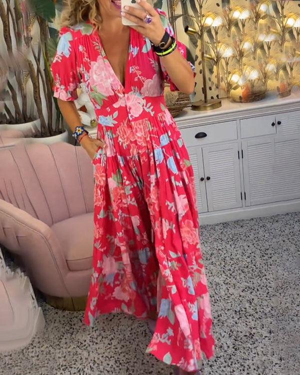 Robe florale vibrante Floriana, portée en situation – Valloro Paris