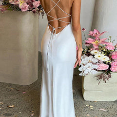 Robe maxi élégante en satin avec dos nu Isabella, détail du tissu – Valloro Paris