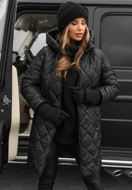 Manteau matelassé à capuche pour l’hiver Vera, vue de face – Valloro Paris