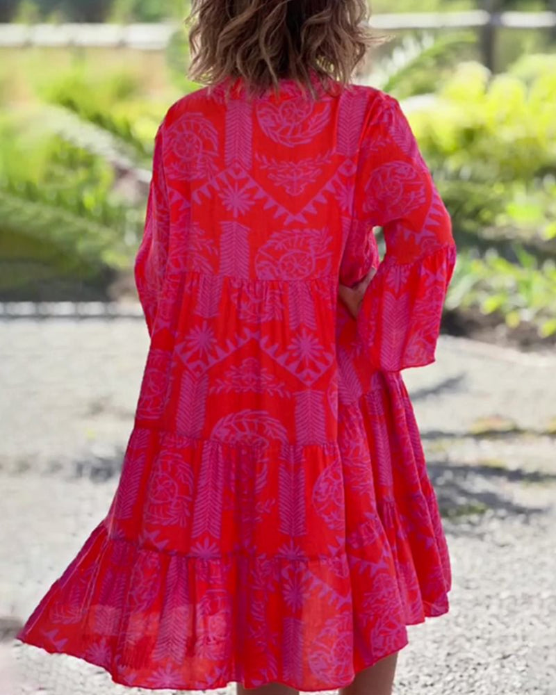 Robe élégante boho chic Joyce, portée en situation – Valloro Paris