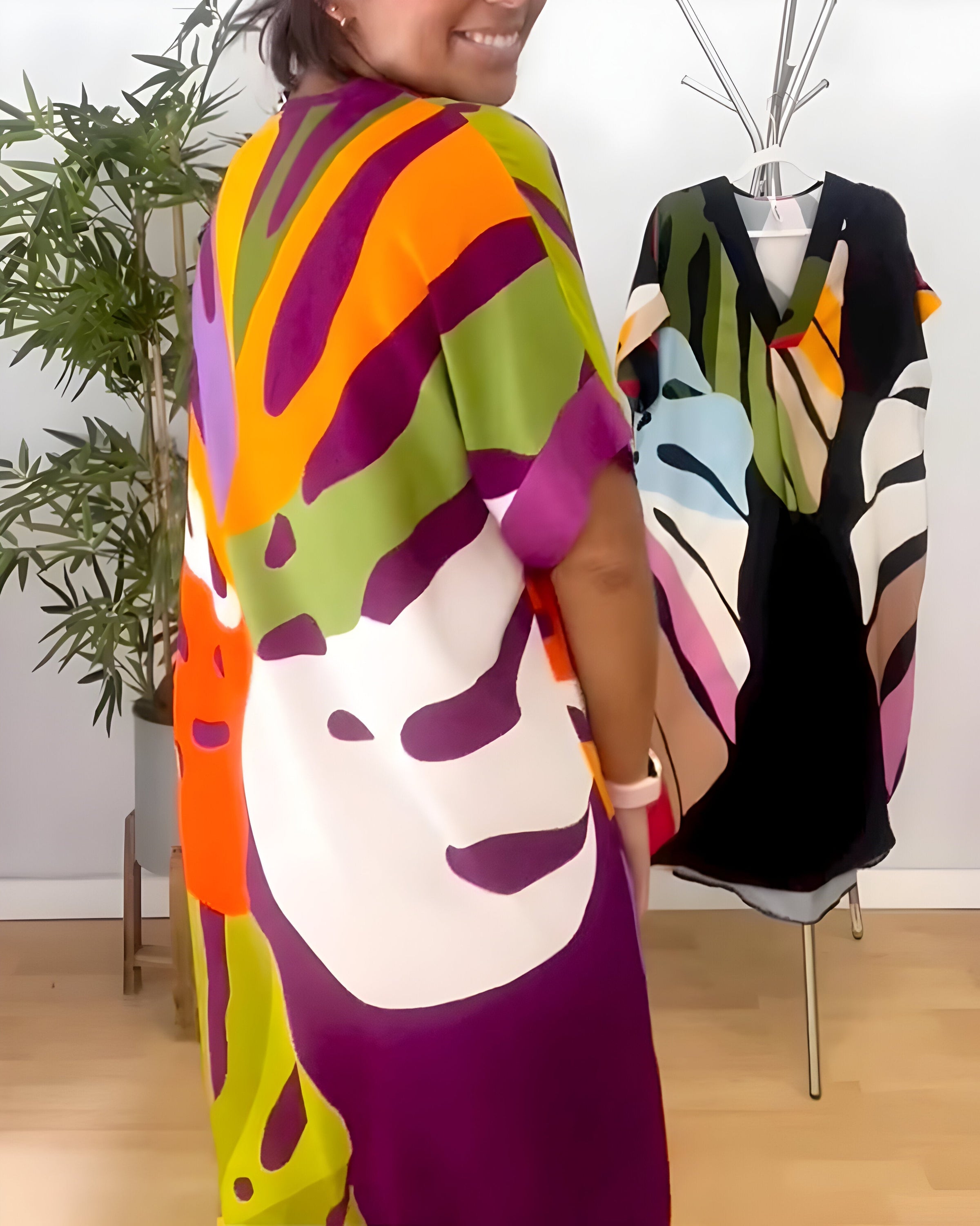 Robe à imprimé abstrait Rianna, détail du motif – Valloro Paris