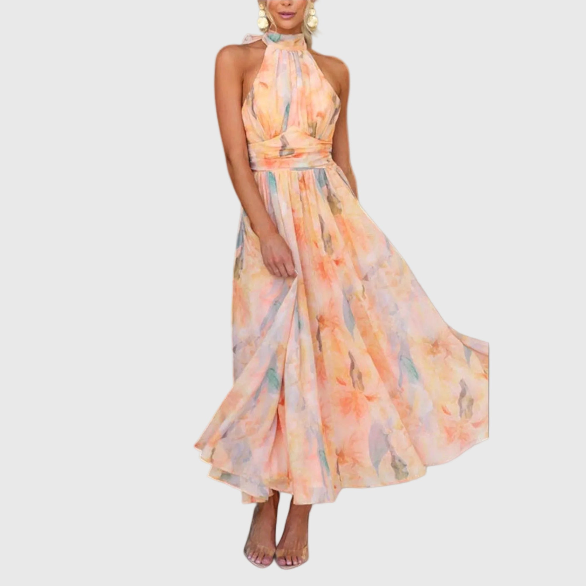 Robe maxi élégante Ariellea, portée en situation – Valloro Paris