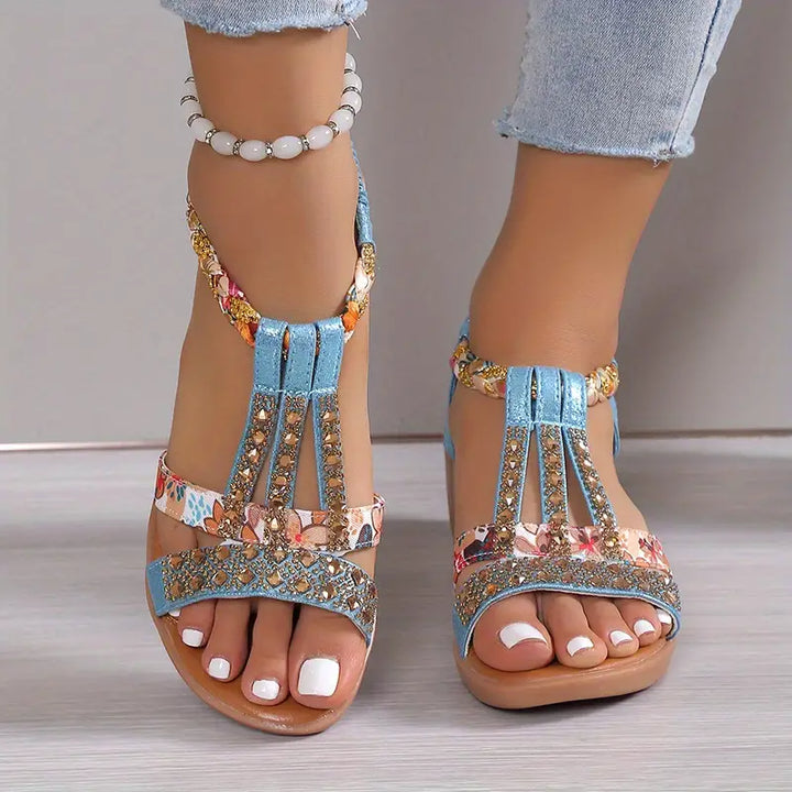 Sandales compensées bohèmes scintillantes Maya, gros plan sur les finitions – Valloro Paris