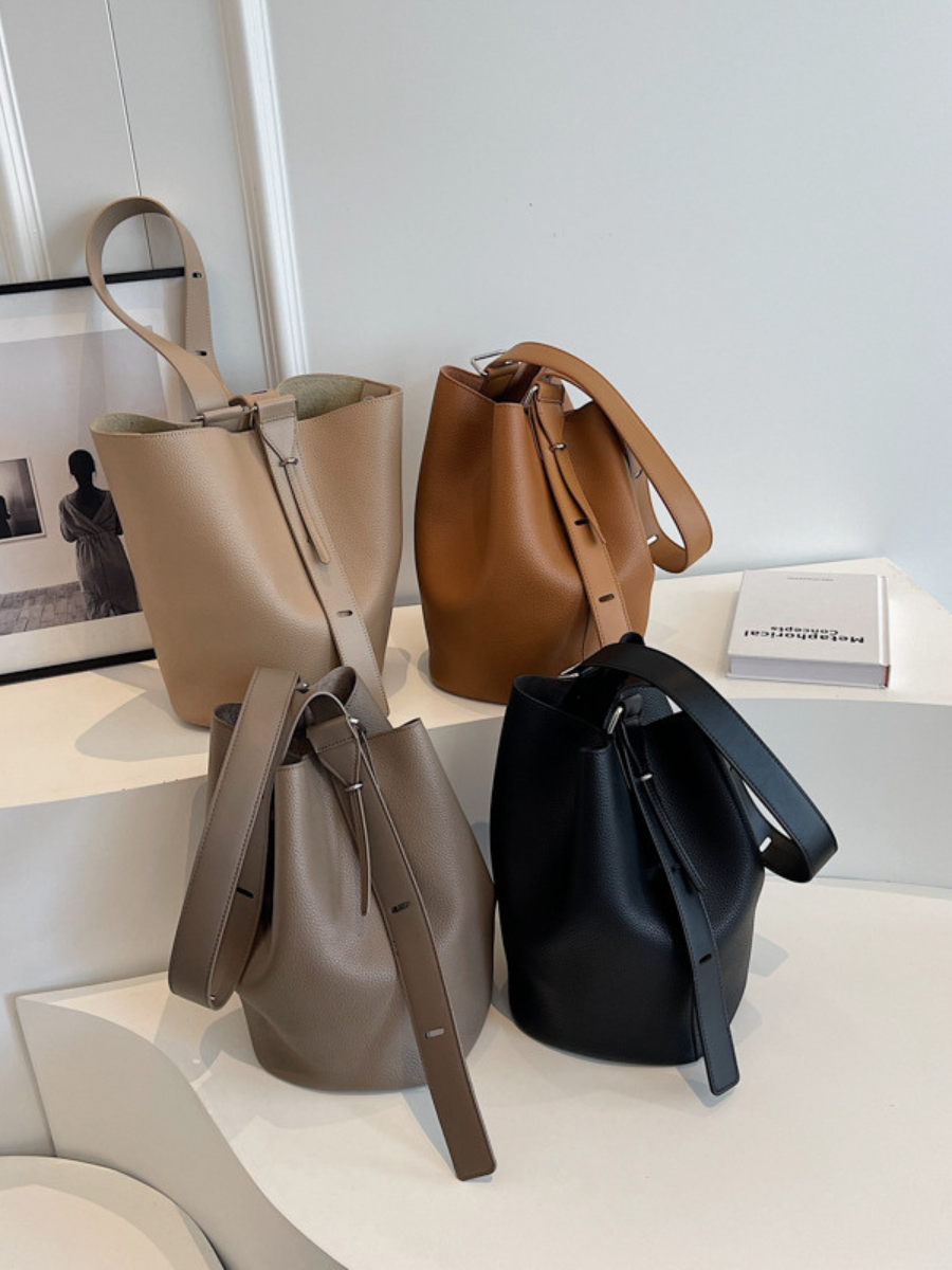 Sac à bandoulière Sola, détail des anses – Valloro Paris