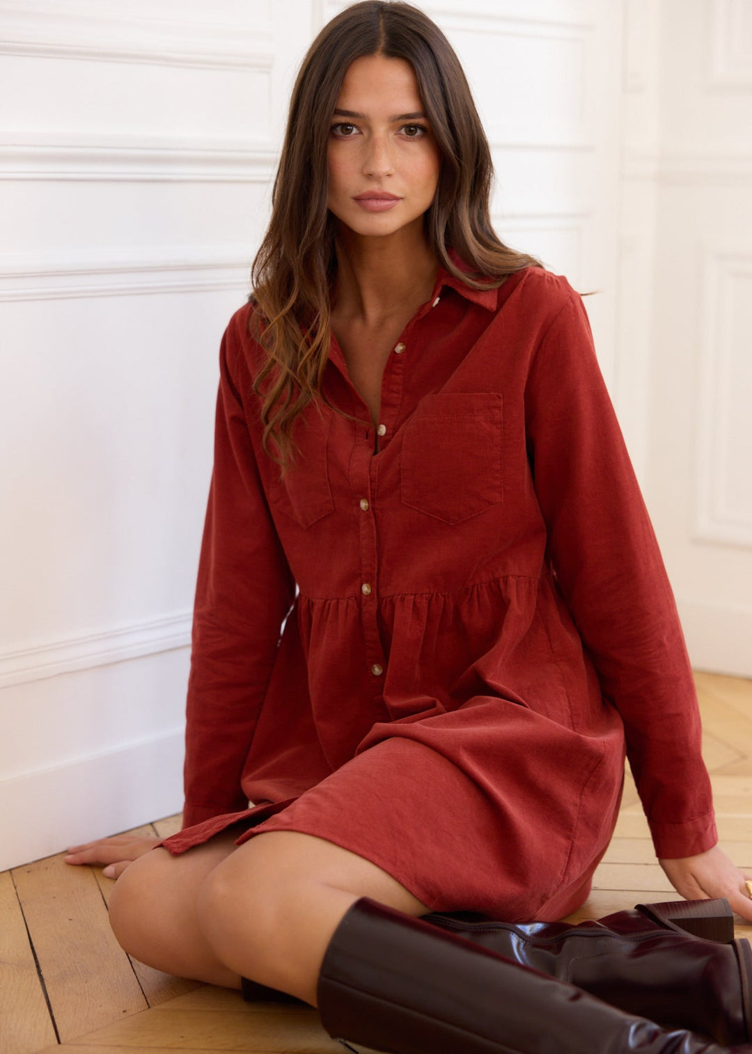 Robe fluide au tombé élégant Elone, détail du tissu – Valloro Paris