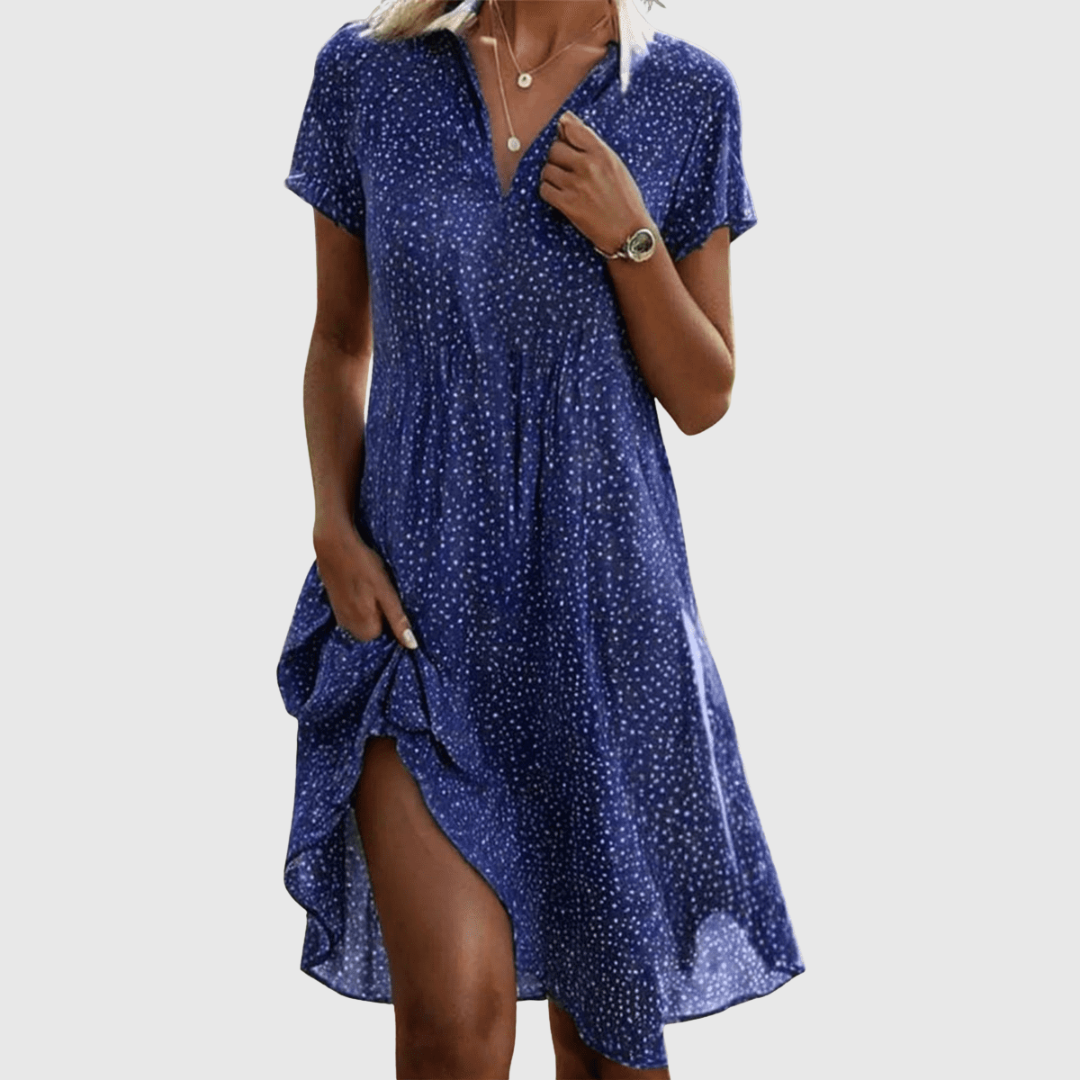 Robe d'été tendance ET confortable Tansy, portée en situation – Valloro Paris