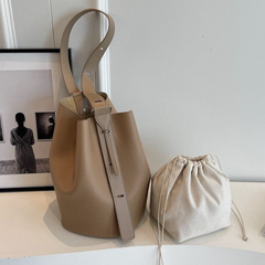 Sac à bandoulière Sola, détail de la matière – Valloro Paris