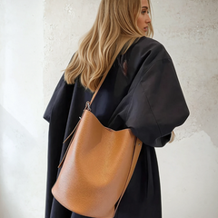 Sac à bandoulière Sola, détail des anses (photo 16) – Valloro Paris