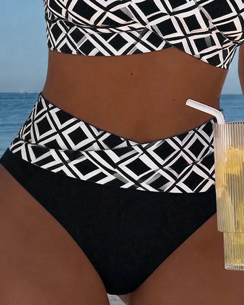 Maillot de bain croisé à motif diamant Camille, vue de profil – Valloro Paris