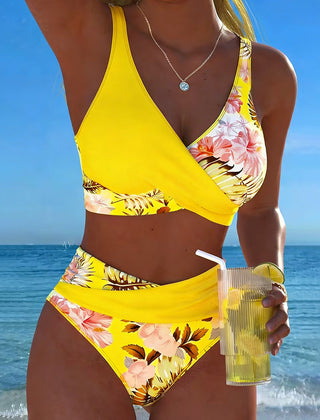 Bikini élégant à imprimé floral Léa, gros plan sur la coupe – Valloro Paris