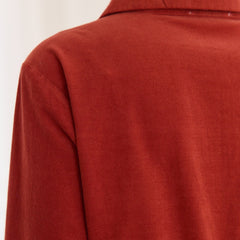 Robe fluide au tombé élégant Elone, vue de profil – Valloro Paris