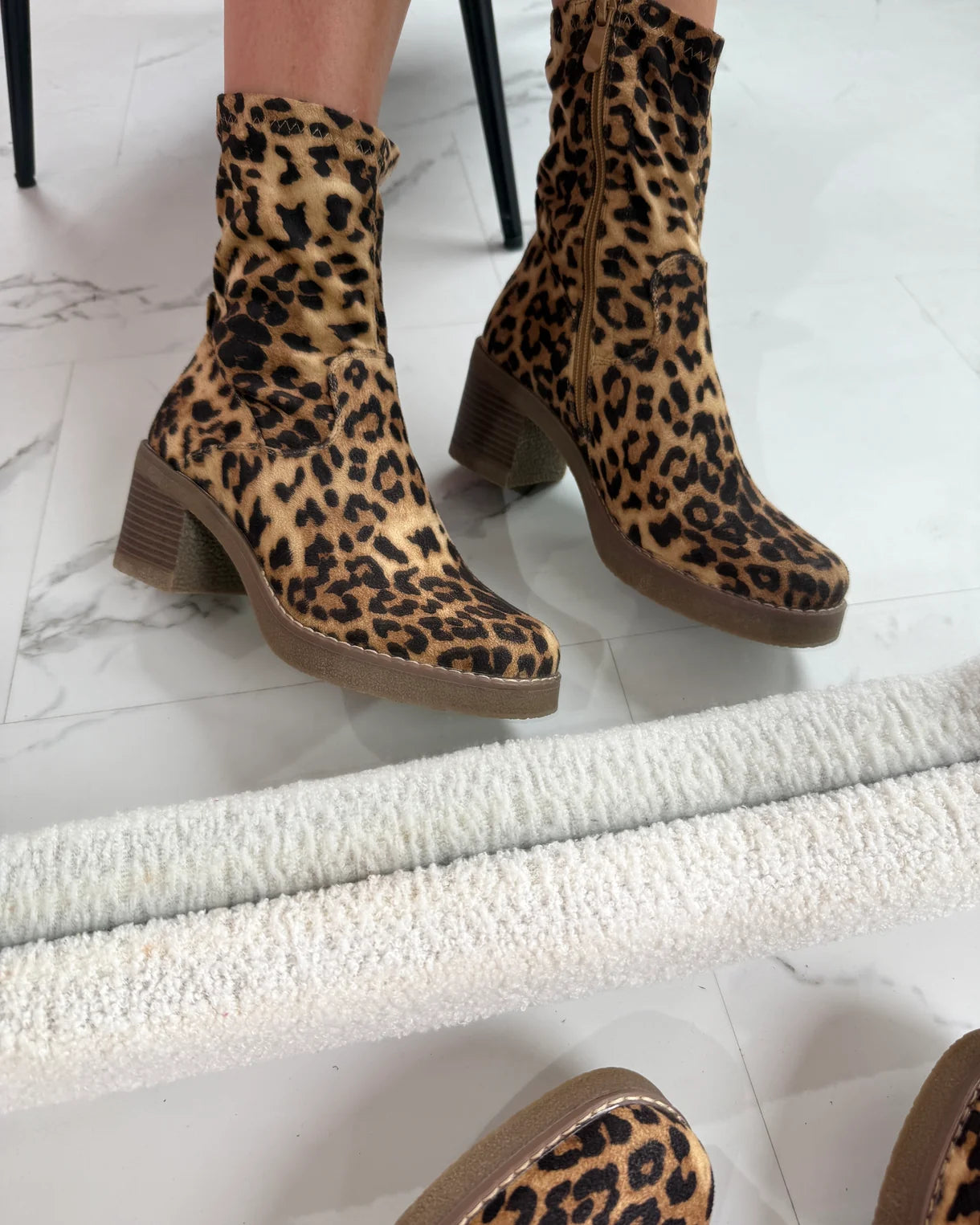 Élodie – Bottines Élégantes en Daim