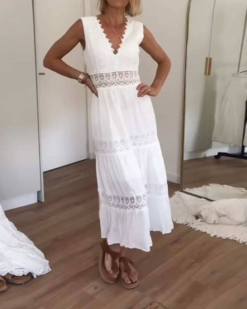 Robe camisole en dentelle à col V Circe, gros plan sur la coupe – Valloro Paris