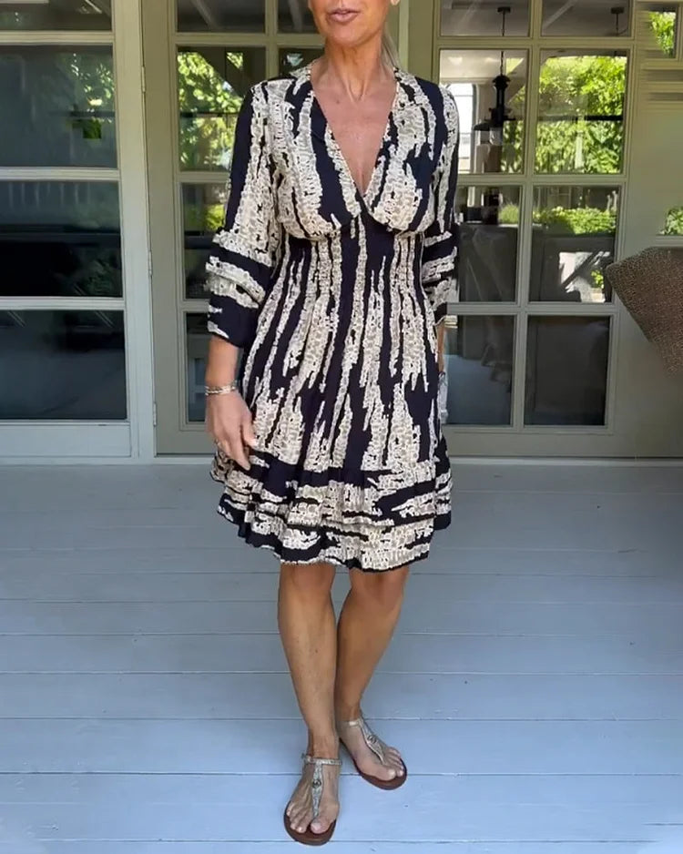 Robe boho glow Romy, gros plan sur la coupe – Valloro Paris