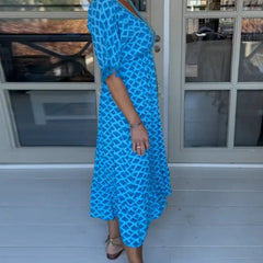 Robe des vagues côtières Felicity, portée en situation – Valloro Paris