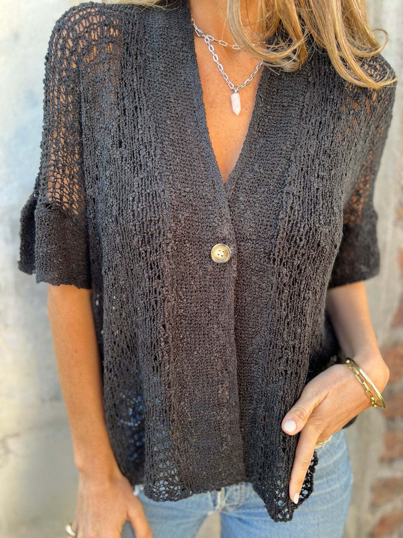 Gilet en maille ajourée Camille, détail du motif – Valloro Paris
