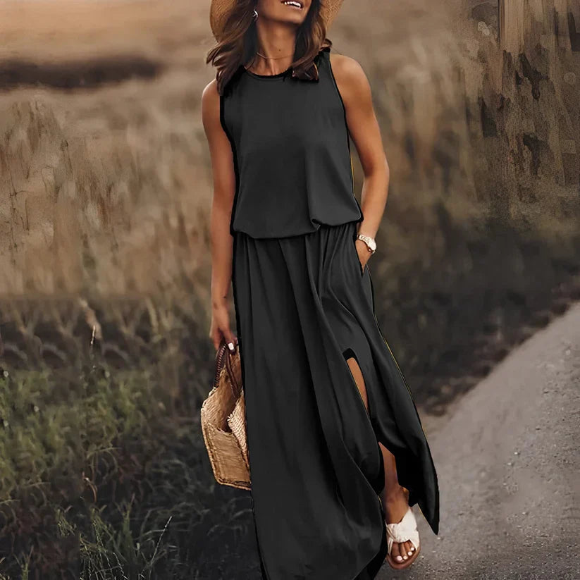 Robe sans manches élégante effet lin Ivy, portée en situation – Valloro Paris