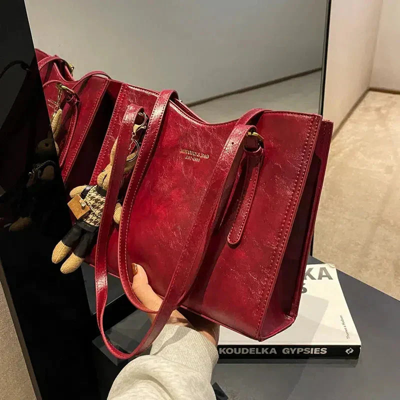 Sac à main compact et élégant Nora, vue de dos – Valloro Paris