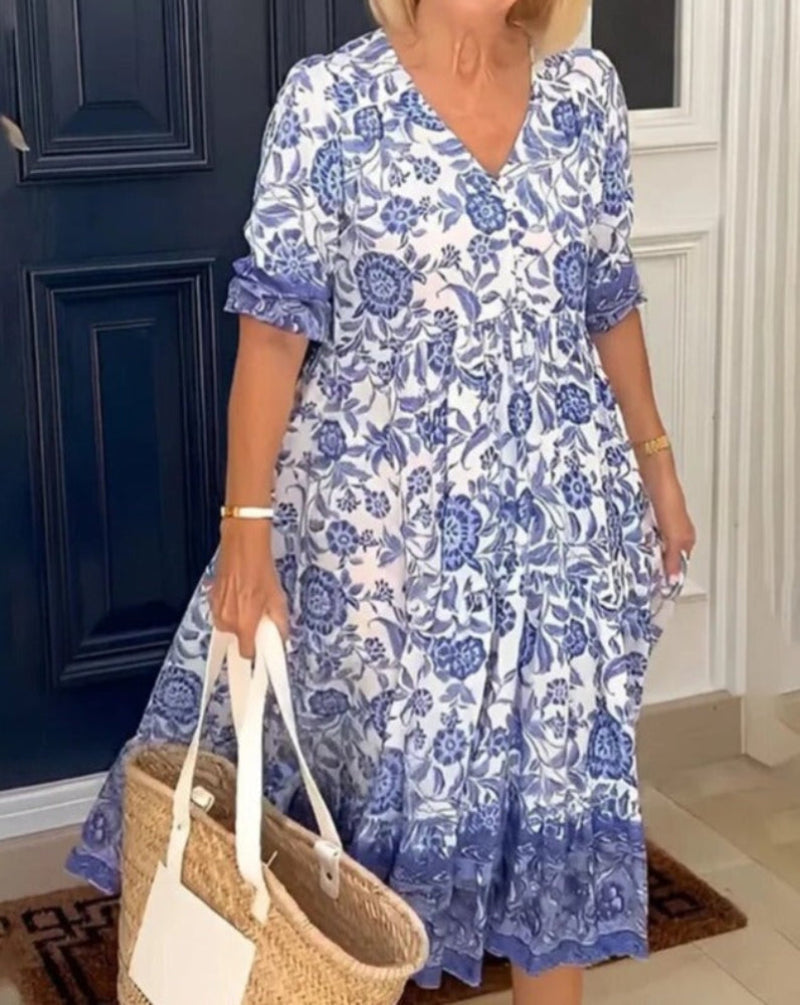 Robe bohème à col en V Arias, portée en situation – Valloro Paris