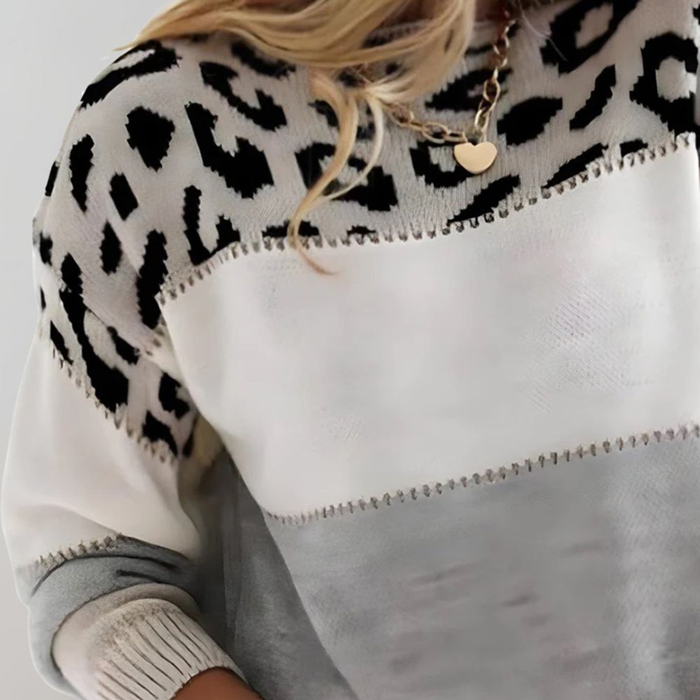 Pull élégant à imprimé léopard Camilla, vue de dos – Valloro Paris