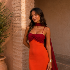 Robe fluide à imprimé flamboyant, édition limitée Valentina, gros plan sur la coupe – Valloro Paris