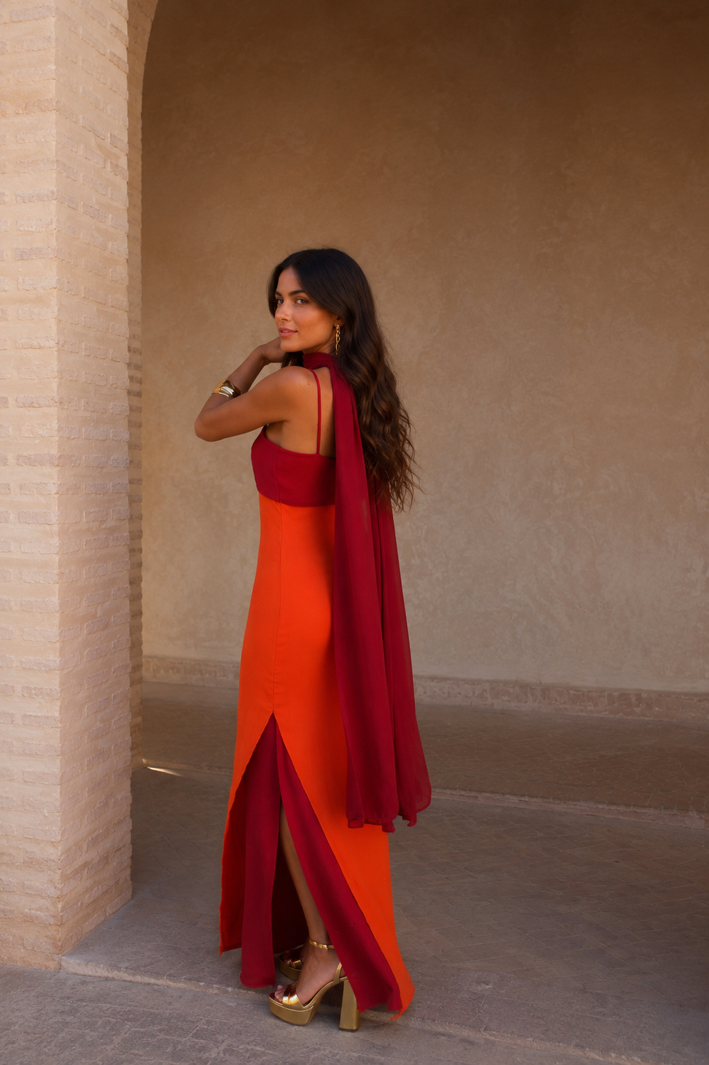 Robe fluide à imprimé flamboyant, édition limitée Valentina, vue de profil – Valloro Paris