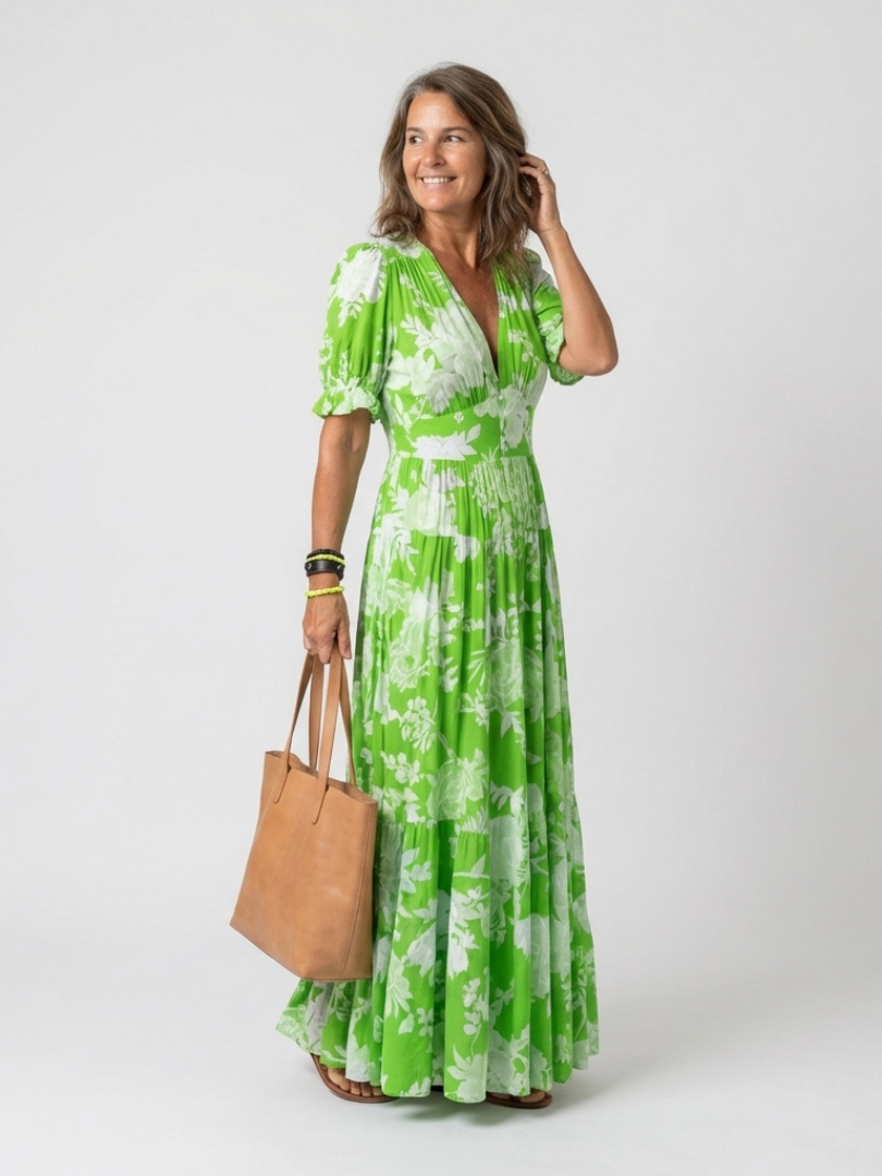 Robe midi fleurie élégante Adèle, gros plan sur la coupe – Valloro Paris