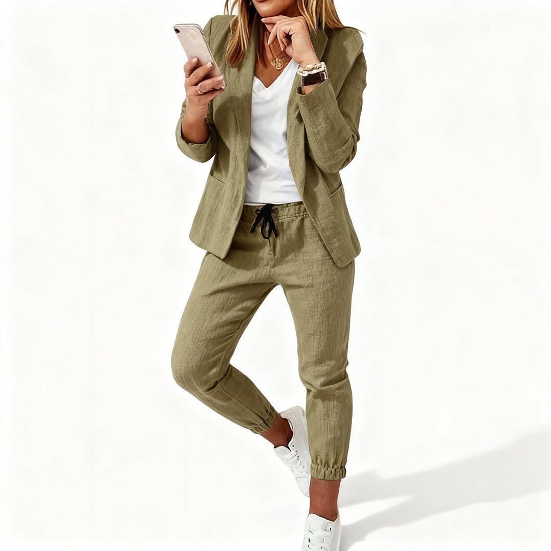 Ensemble coordonné blazer et jogging Sienna, vue complète du modèle – Valloro Paris
