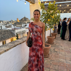 Robe longue élégante et simple Carla, détail du motif – Valloro Paris