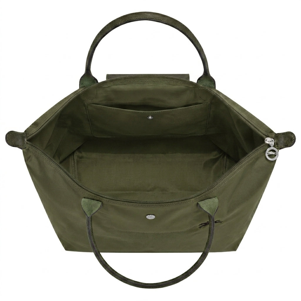 Cabas pliable en nylon à détails cuir Grand Sac Vert, détail des anses – Valloro Paris