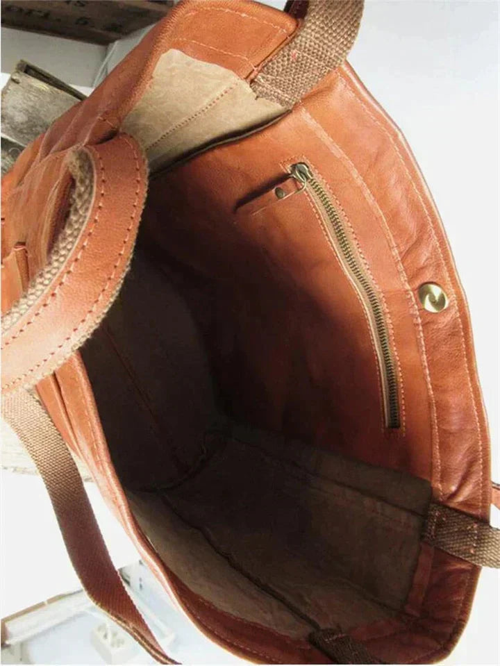 Cabas en cuir intemporel de haute qualité Ella, aperçu de l’intérieur – Valloro Paris
