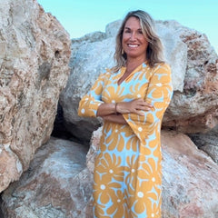 Robe d’été jaune élégante Alameda, gros plan sur la coupe – Valloro Paris