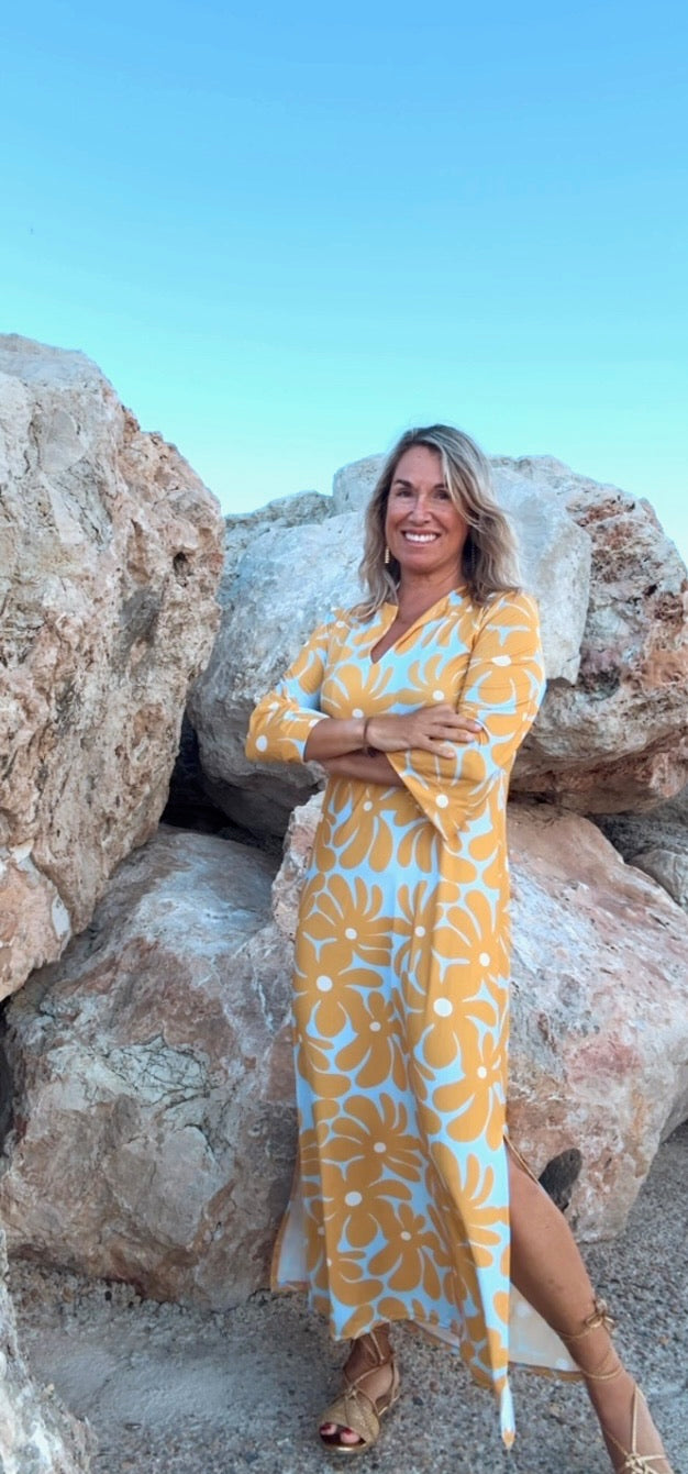 Robe d’été jaune élégante Alameda, gros plan sur la coupe – Valloro Paris
