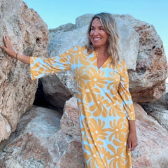 Robe d’été jaune élégante Alameda, présentation du coloris – Valloro Paris