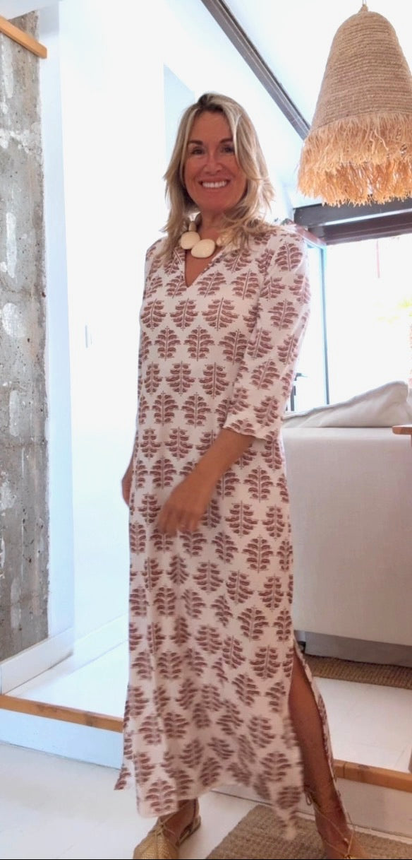 Robe d’été marron élégante Alameda, vue de profil – Valloro Paris