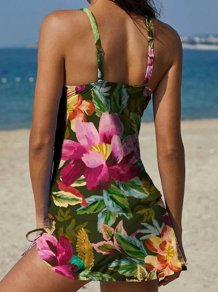 Maillot de bain fleuri graphique avec short et effet ventre plat Adriana, vue de profil – Valloro Paris