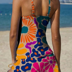 Maillot de bain fleuri graphique avec short et effet ventre plat Adriana, vue de dos – Valloro Paris