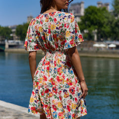 Robe féminine aux lignes délicates Sirine, détail du tissu – Valloro Paris