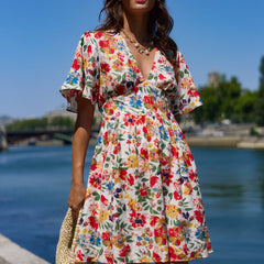 Robe féminine aux lignes délicates Sirine, présentation du coloris – Valloro Paris