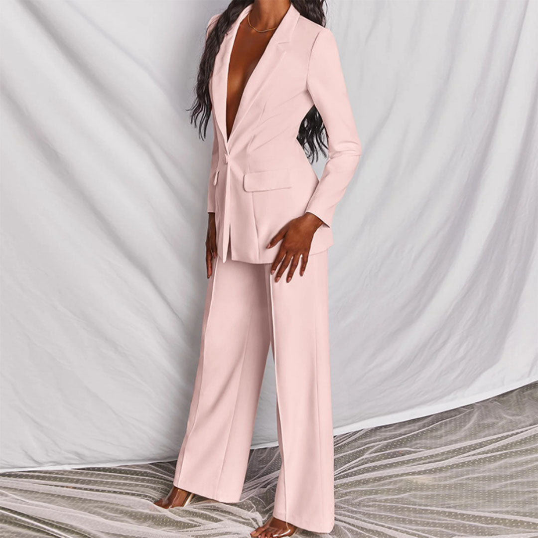 Ensemble tailleur blazer et pantalon chic Hayley, gros plan sur la coupe – Valloro Paris
