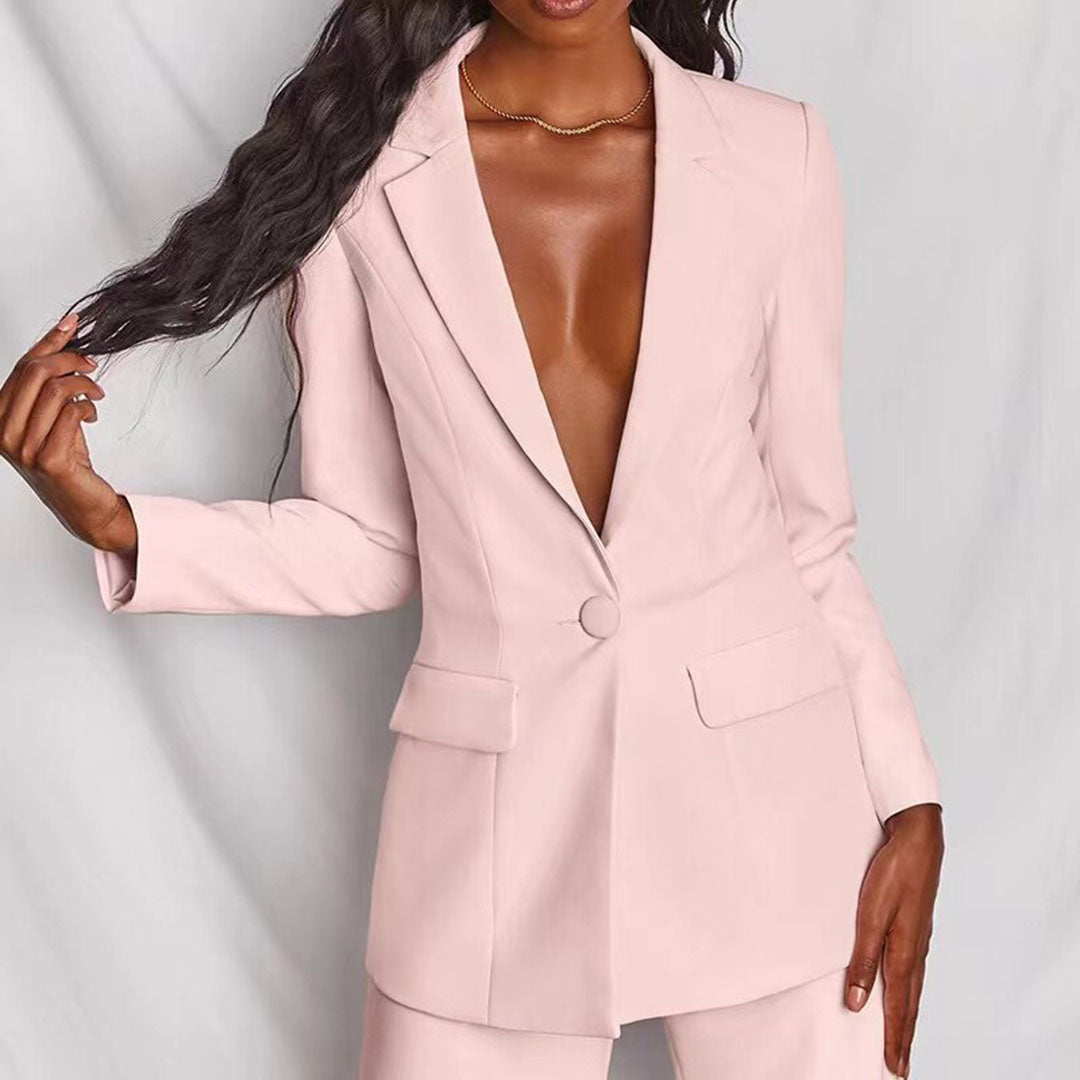 Ensemble tailleur blazer et pantalon chic Hayley, vue de profil – Valloro Paris