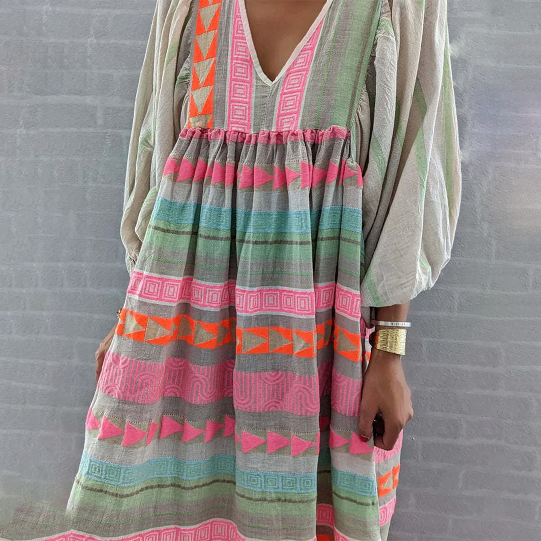 Robe boho confortable Jessenia, vue de profil – Valloro Paris