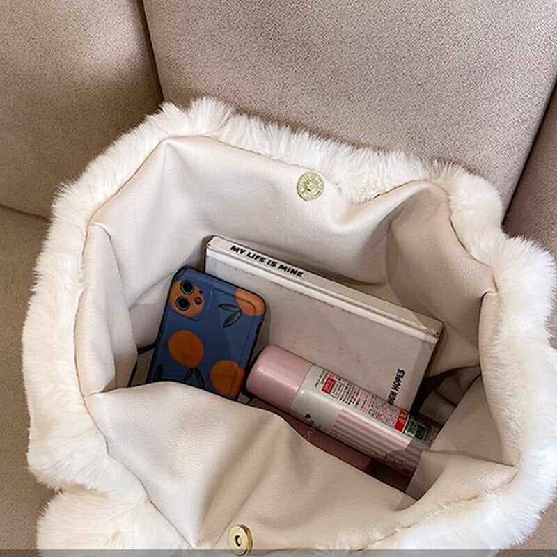 Sac à main effet peluche luxueux Dante, aperçu de l’intérieur – Valloro Paris