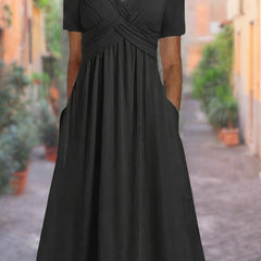 Robe maxi élégante avec détail croisé Selby, gros plan sur la coupe – Valloro Paris