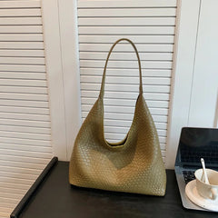 Sac cabas tressé élégant pour femme Sandia, vue rapprochée – Valloro Paris