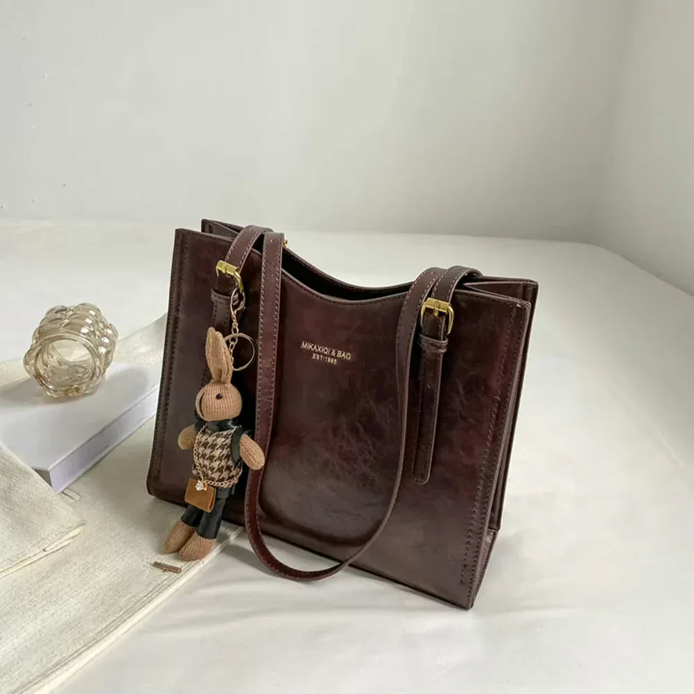 Sac à main compact et élégant Nora, présentation du coloris – Valloro Paris