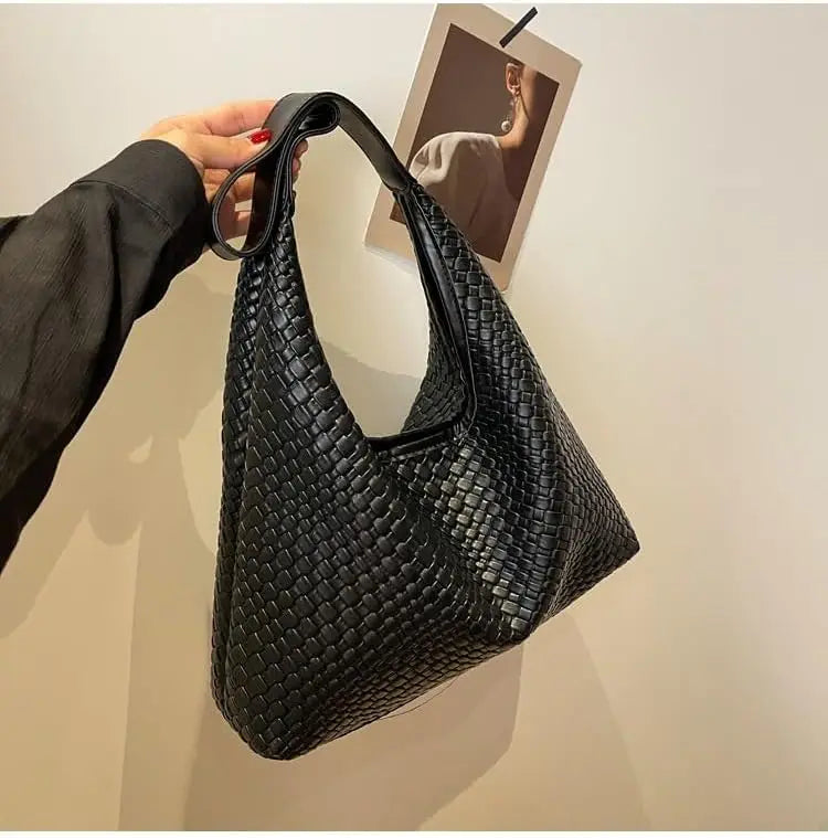 Sac cabas tressé élégant pour femme Sandia, détail de la matière – Valloro Paris